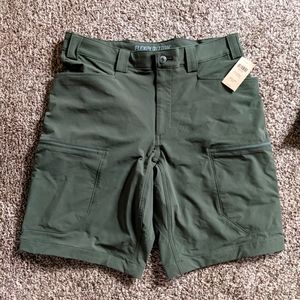 Duluth Trading Flexpedition 11" inseam cargo shorts